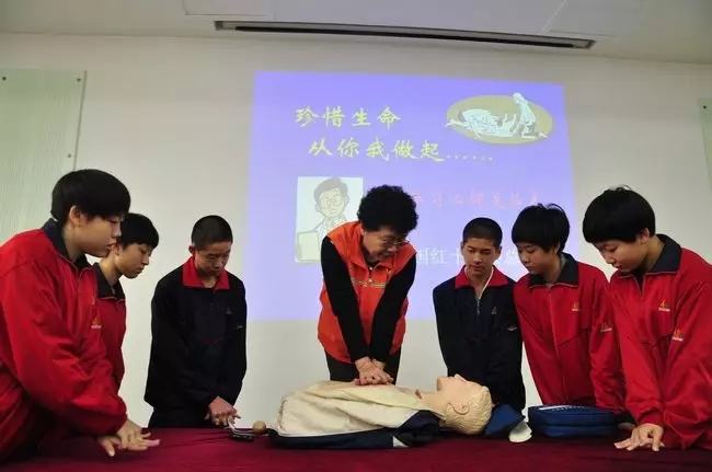 1538210729930045.jpg 640.webp (1).jpg